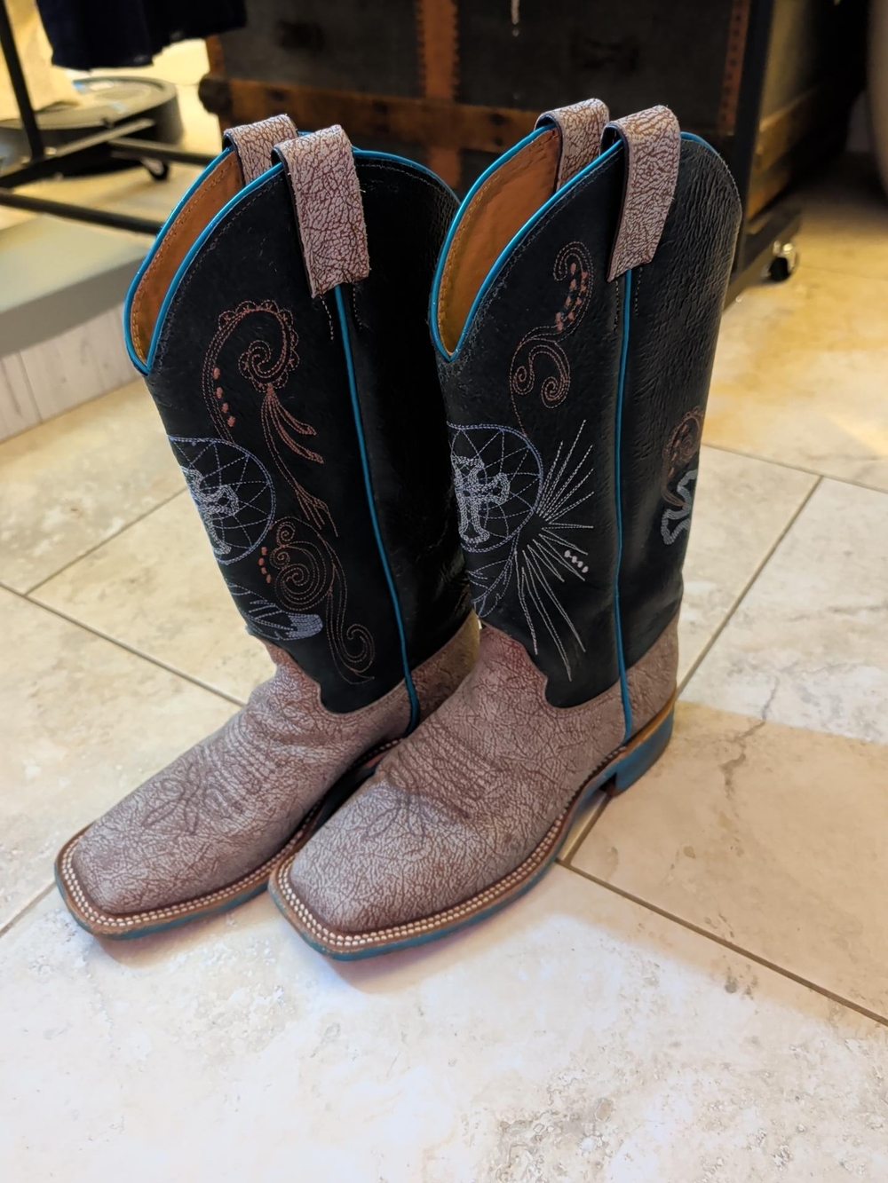 Justin Boots Women’s Black & Taupe Embroidered Western Boot with Turquoise Trim - Picture 4 of 6